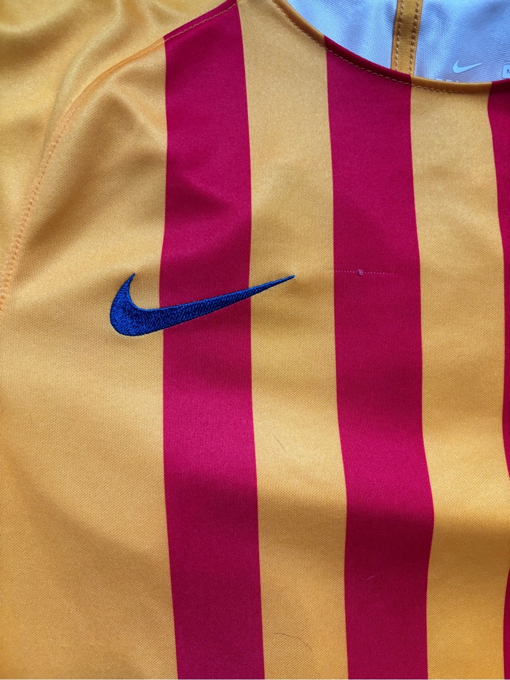 Nike Dri Fit Catalonia Barcelona Jersey - Picture 6 of 6